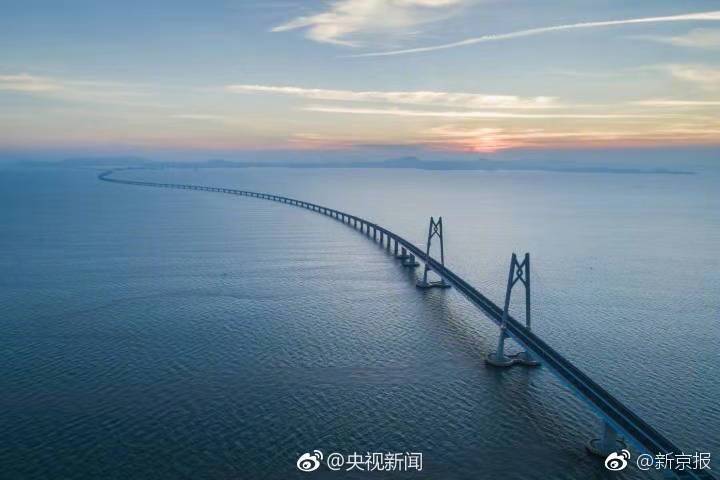  熱烈慶祝港珠澳大橋今日正式通行！