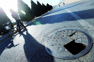  當(dāng)前道路越來(lái)越多的井蓋下沉是出于什么原因